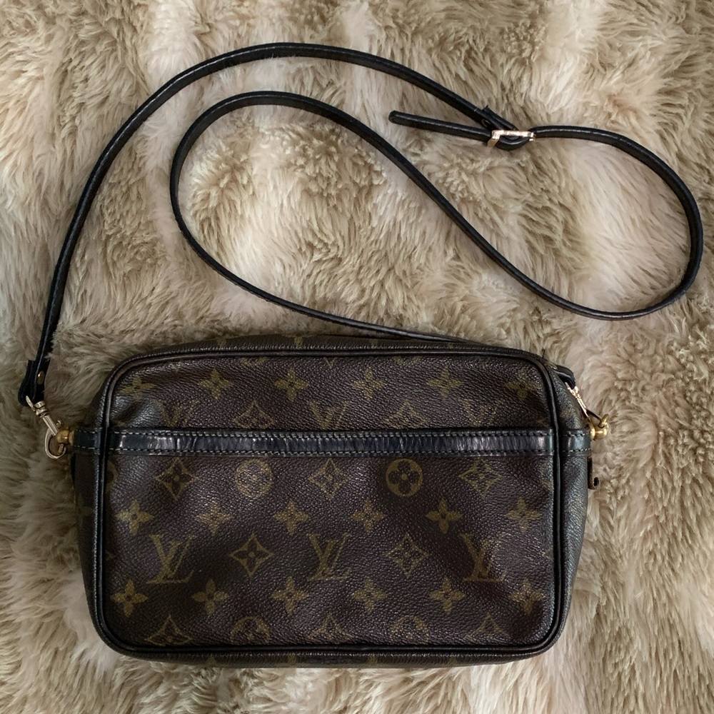 AUTHENTIC LOUIS VUITTON CROSSBODY PURSE ✨